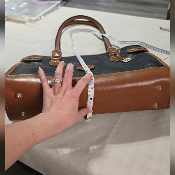 Dooney & Bourke Black and Tan Shoulder Bag - Picture 9 of 13